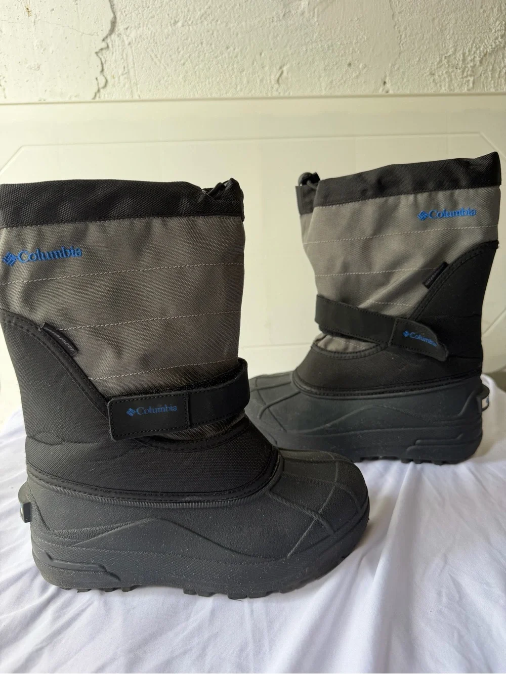 Columbia Kids Waterproof Winter Snow Boots Black Gray Size Youth 2